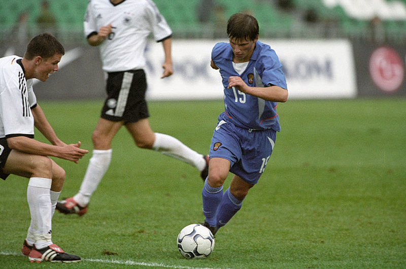 Андрей Аршавин во время матча между молодёжными сборными России и Германии. 2003 год