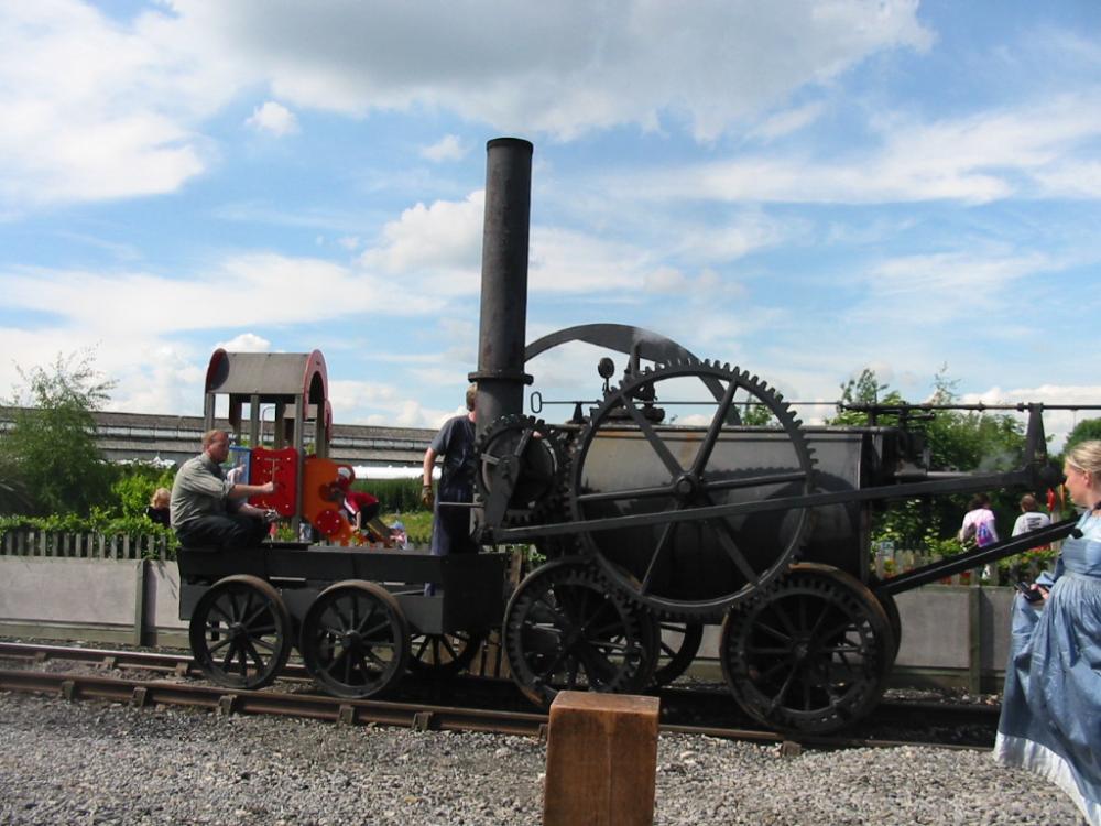 Копия первого в мире железнодорожного локомотива «Пенидаррен».