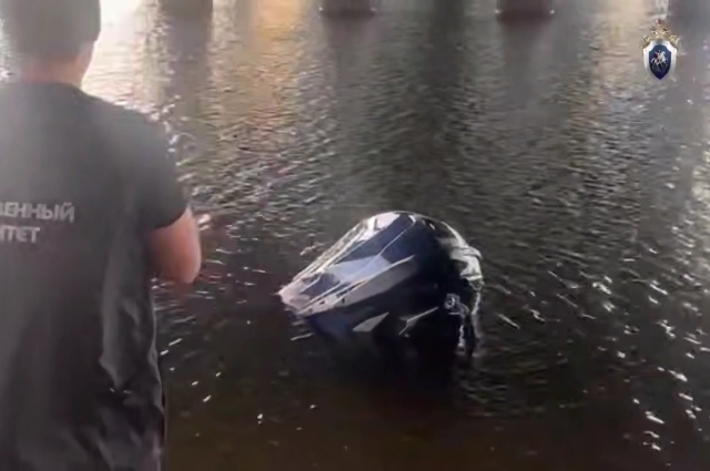 Гидроцикл после столкновения.