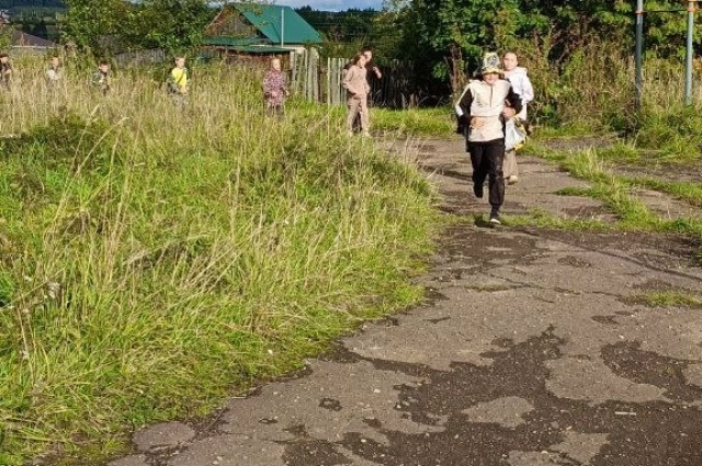 Дети мечтают о том, чтобы стадион отремонтировали.