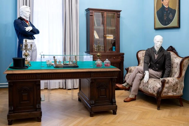 В музее воссоздана обстановка старинной русской усадьбы.