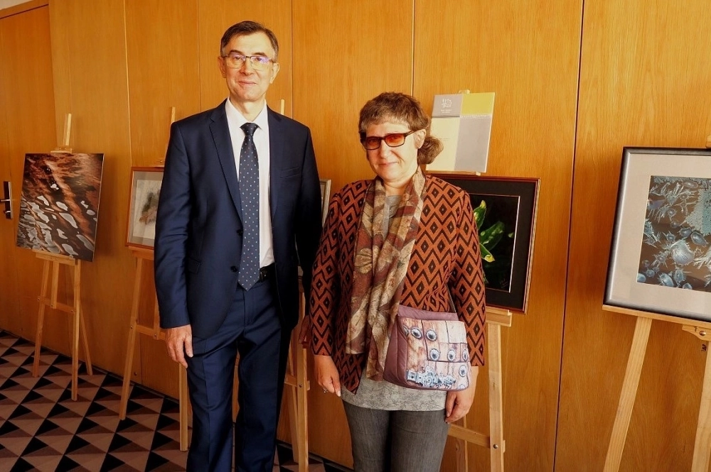 Директор Петербургского медицинского форума Сергей Ануфриев и фотохудожник Юлия Найвальт, XIX ПМФ, июнь 2026.