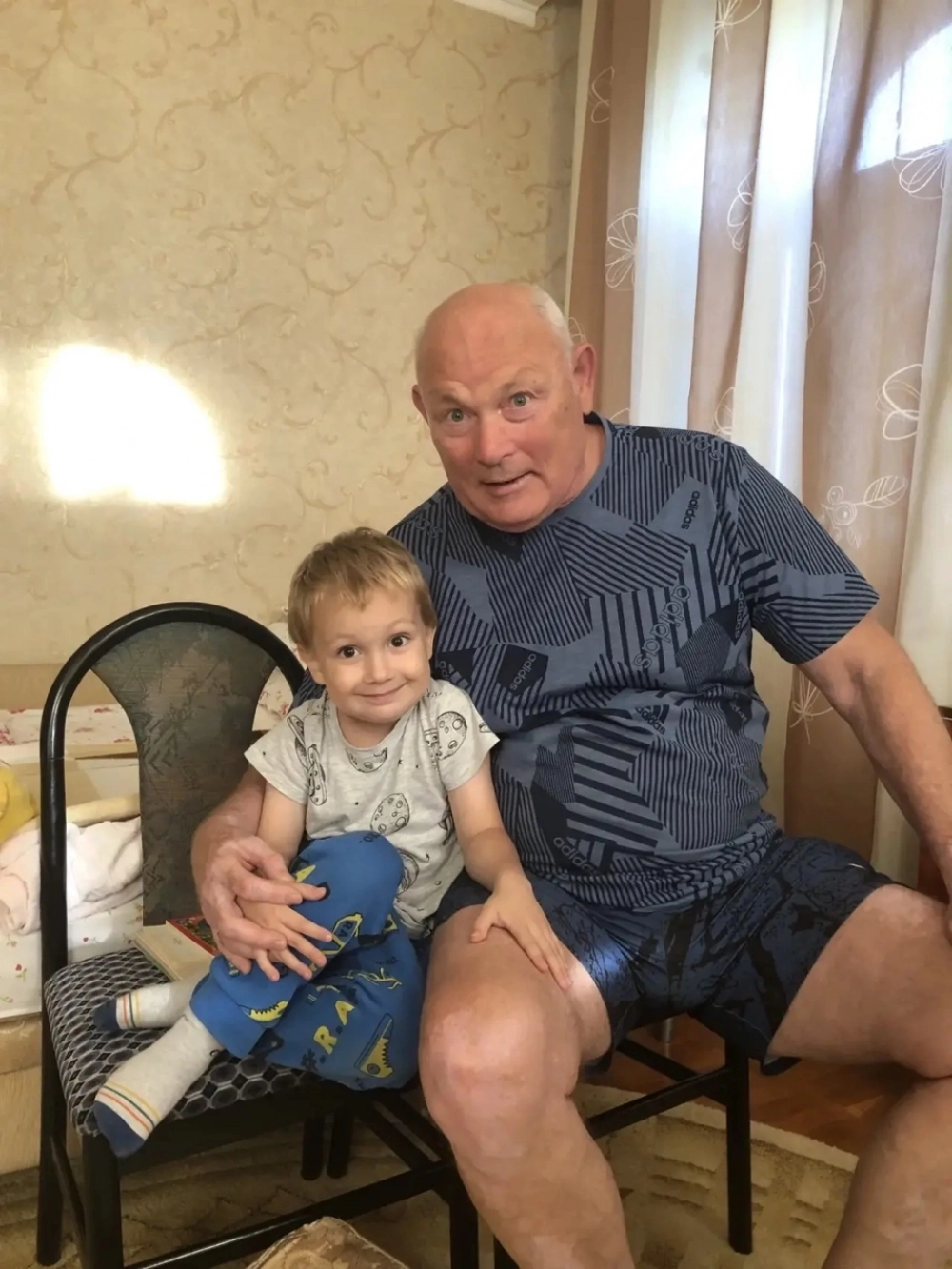 Геннадий Малахов с внуком Марком.