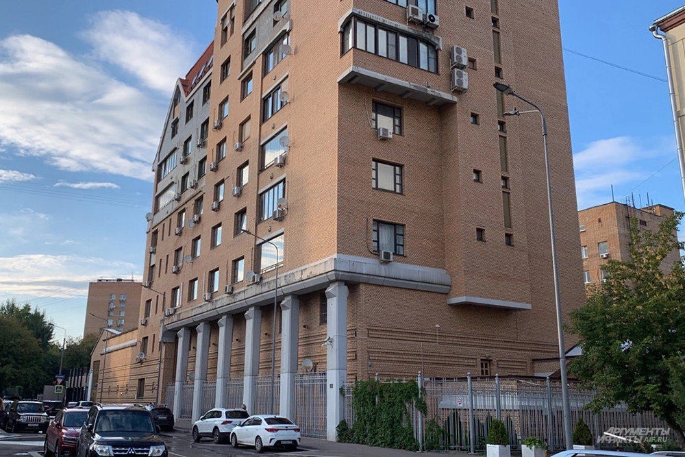 Дом, где находится квартира Ларисы Долиной.