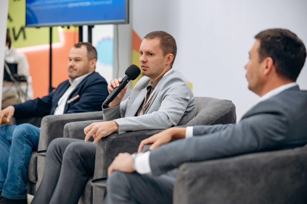 Поучаствовать в диалоге пригласили представителей научного и образовательного сообщества