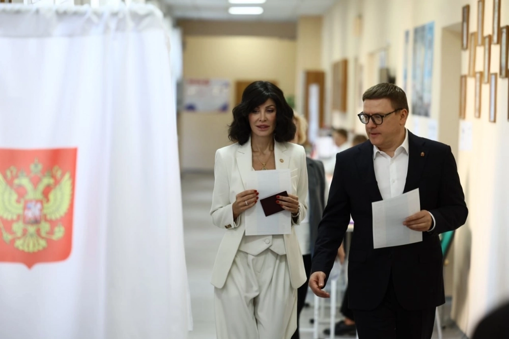 Губернатор Алексей Текслер со своей супругой Ириной проголосовали 12 сентября