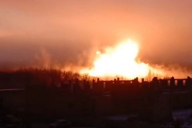 Такую картину наблюдали жители микрорайона Врубелево утром 18 ноября 2025 года.