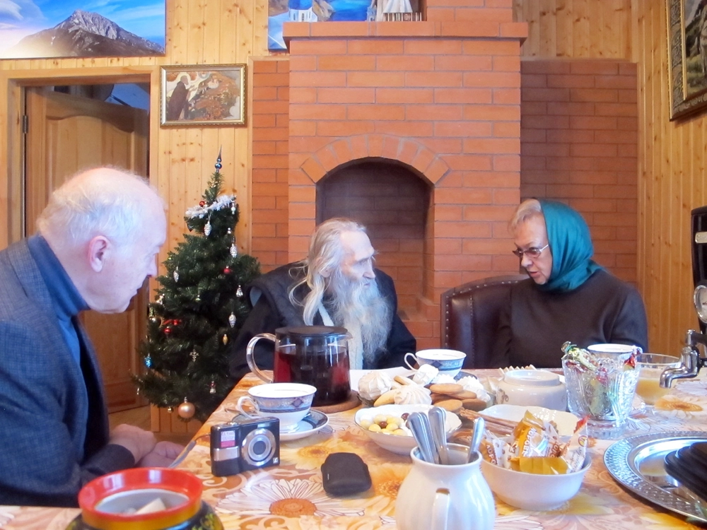 Старец Илий с Надеждой Рокоссовской и ее супругом Александром Урбаном.