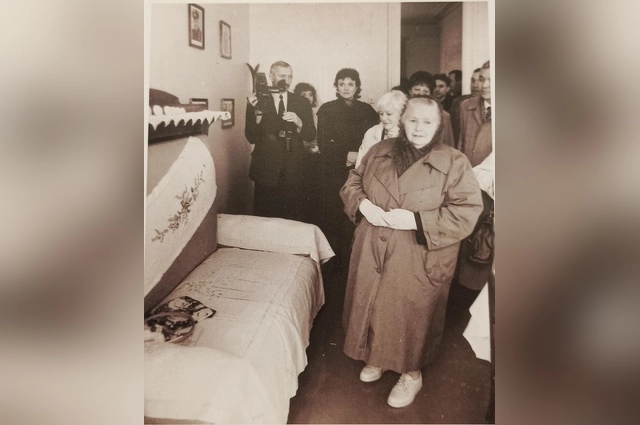 Таисия Бардюркина, сестра Валентины Гагариной, на открытии Мемориального музея-квартиры Гагариных в Оренбурге. 12 апреля 2001 года.