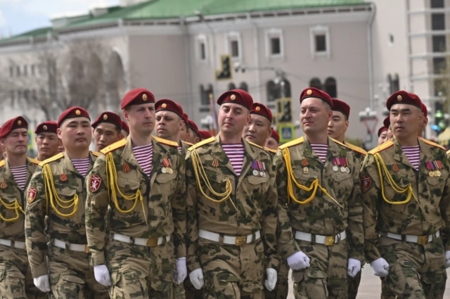 В 12:00 прозвучал торжественный полуденный выстрел