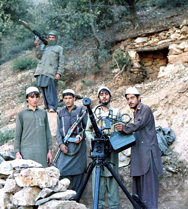 Моджахеды Исламского общества Афганистана с пулемётом ДШК, Афганистан, 1987