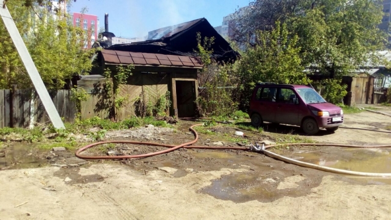 Пожар в переулке Джамбула в Екатеринбурге