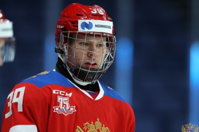 В матче о Швецией Матвей Мичков забросил первую шайбу в составе сборной России. 