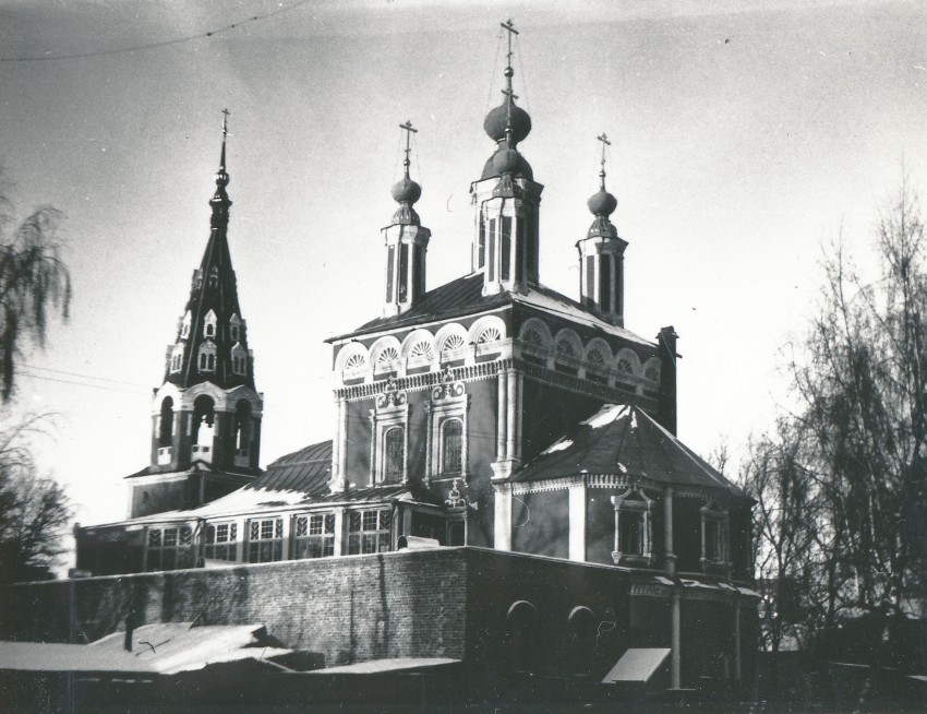 Храм Георгия за верхом в Калуге, где отпевали душу Михаила Булгакова в 1940-м году.