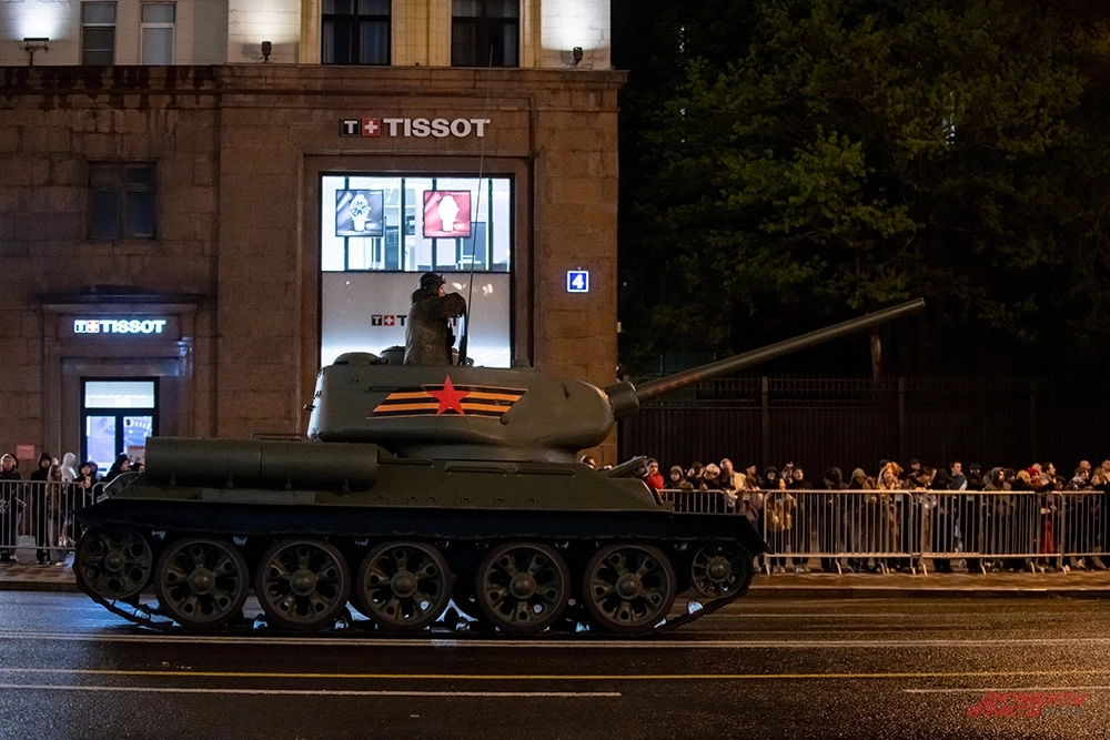 Танк Т-34-85.