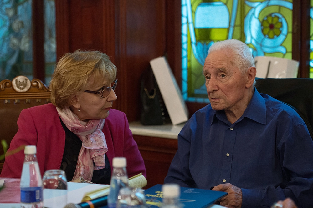 Балетмейстер, народный артист СССР Юрий Григорович и председатель правления Центра «Бенуа» Регина Никифорова на вечеринке участников Фестиваля мирового балета «Benois de la Danse» в Москве. 2017 год.