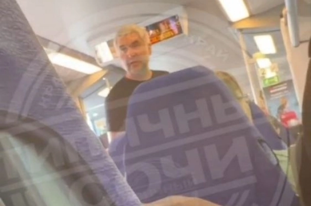 Мурат Аджигириев во время дебоша в поезде.