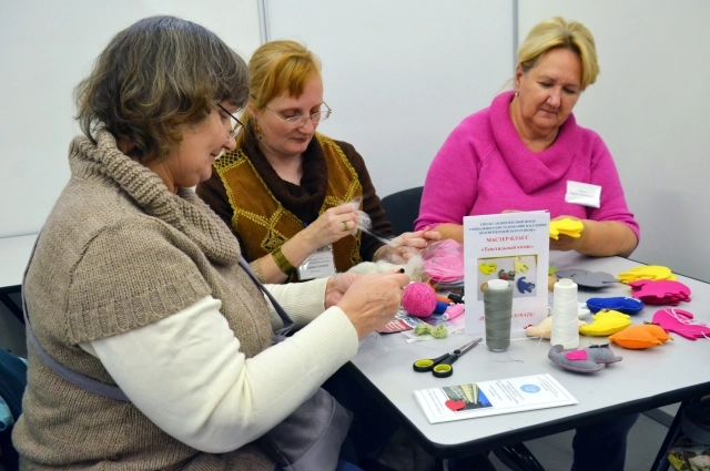 К участию в мероприятии приглашаются достигшие «серебряного» возраста фермеры, малые предприниматели и творческие мастера – организаторы просят их рассказать о своём деле и многолетнем уникальном опыте.