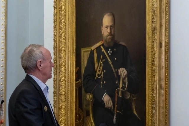 Выставка рассказывает не только об истории, но и о духе эпохи Александра III.