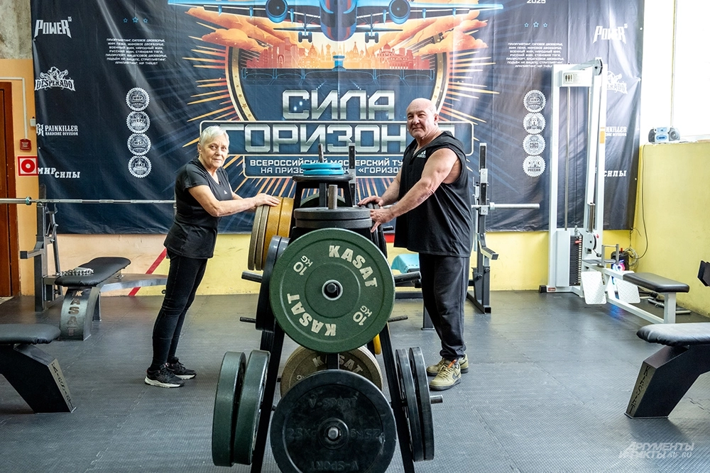 С болезнями 81-летняя пенсионерка борется с помощью штанги