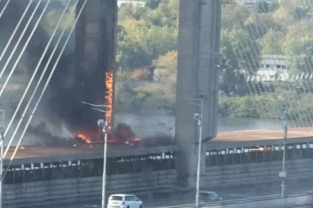 Удар по Южному мосту.
