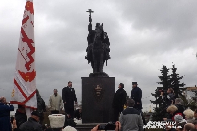 Памятник Ивану Грозному в Орле открыли на набережной.