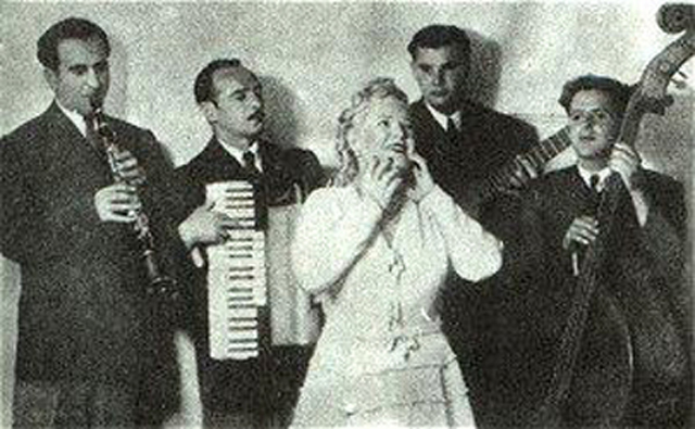 Изабелла Юрьева с ансамблем Евгения Рохлина (аккордеон).