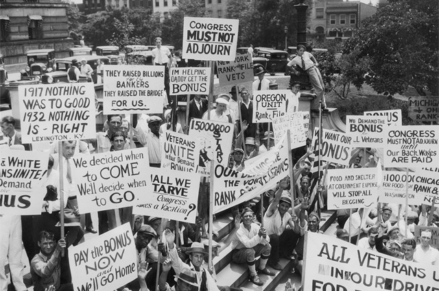 Безработные перед Капитолием в Вашингтоне. 1932 год