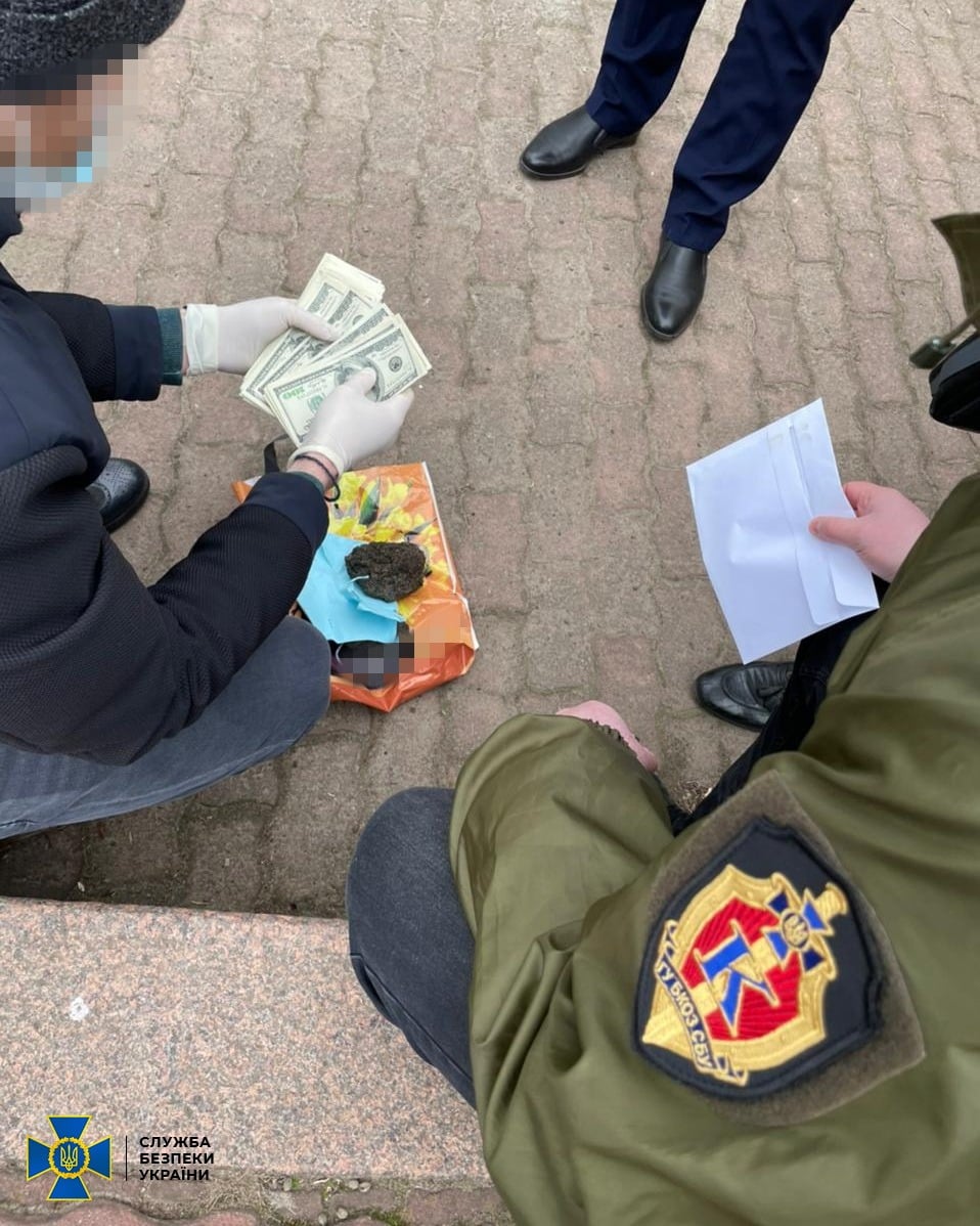 Взятка.