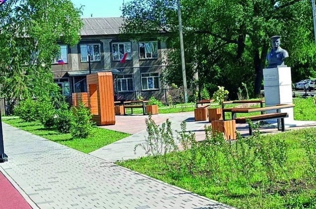 В городе много достопримечательностей. 