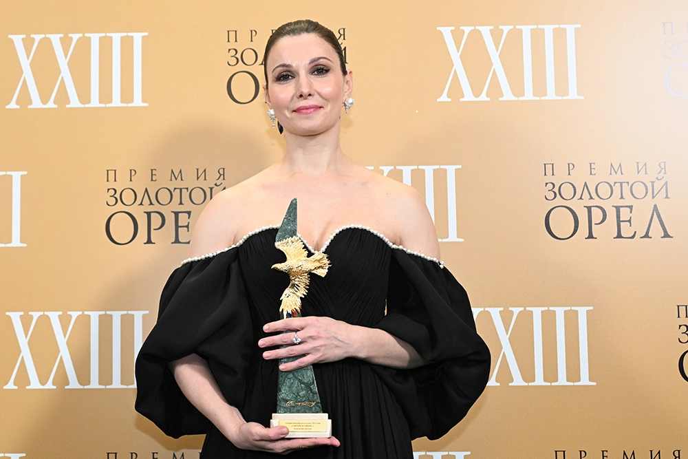 Актриса Александра Урсуляк (фильм «Смотри на меня!»), удостоенная премии за «Лучшую женскую роль в кино», на церемонии вручения ХХIII Национальной премии в области кинематографии «Золотой Орел»
