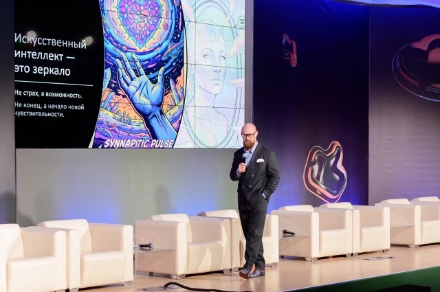 Противопоставлять ИИ и человека-творца уже давно неконструктивно, говорят эксперты.