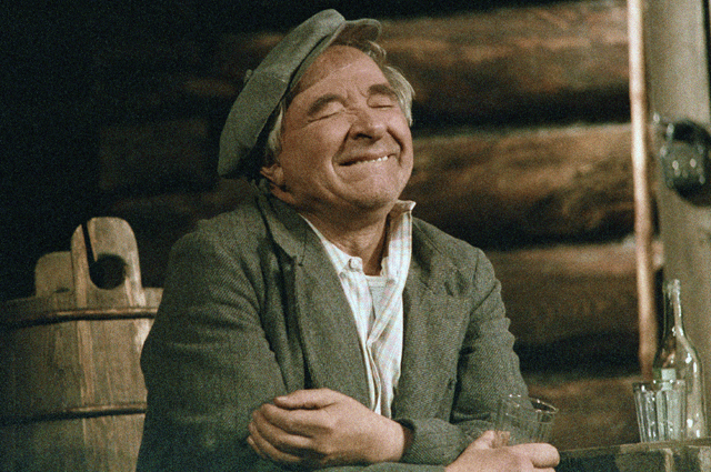 Евгений Лебедев в роли Ивана в сцене из спектакля «Иван». 1986 год.