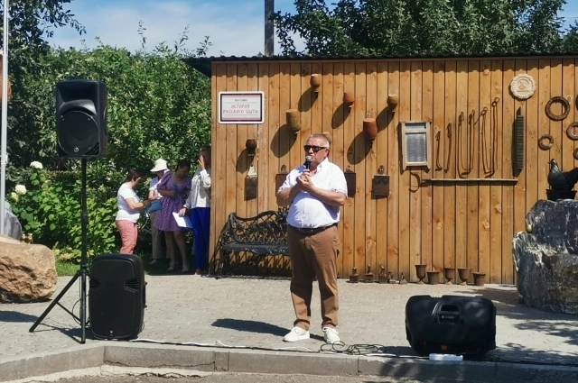 Сергей Писарев на открытии памятника.