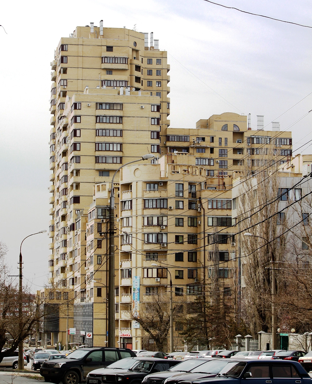 Многоэтажек возводится немало.