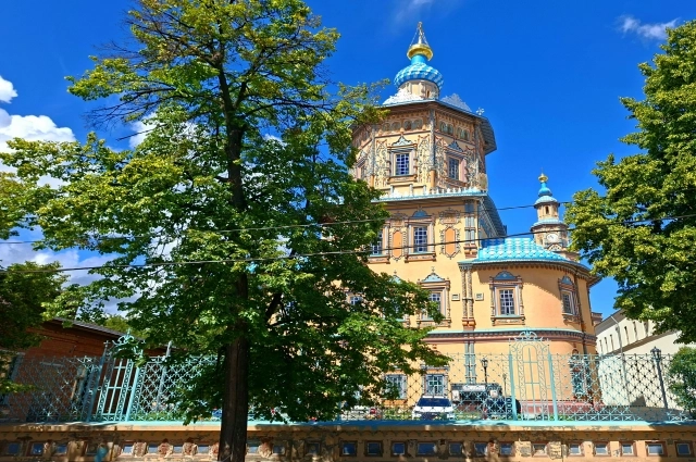 Петропавловский собор в Казани строили итальянские мастера. 
