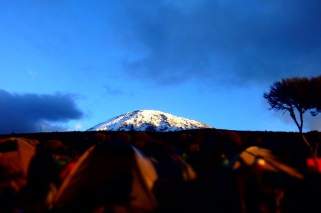 Так выглядит Килиманджаро издалека.
