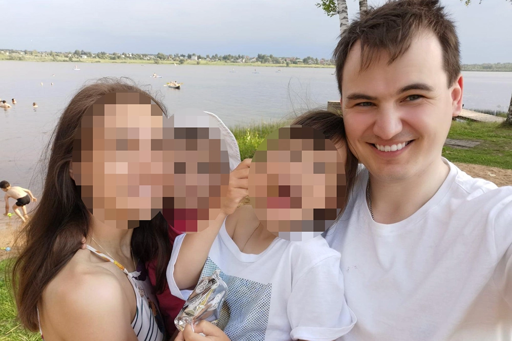 Арсений Щельцин с семьей.