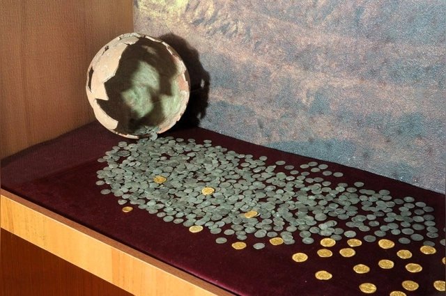 Кырк-Ерский клад, найденный у Чуфут-Кале.