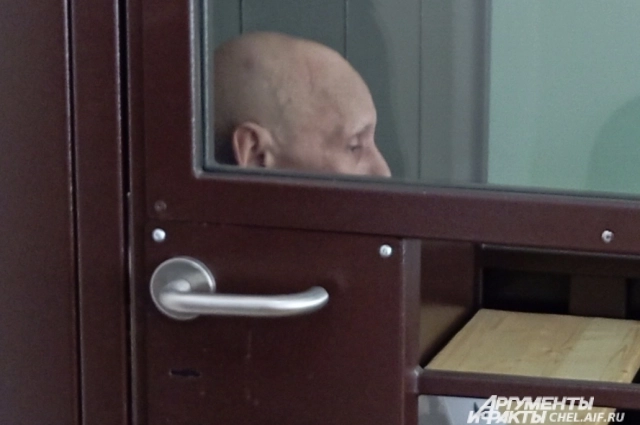 Кондратьев зарезал Назарова подаренным последним ему мечом.