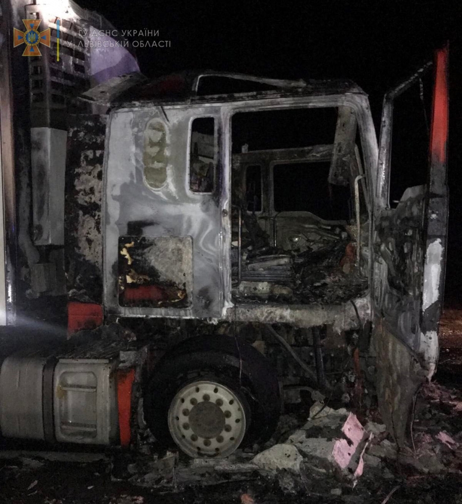 Во Львовской области загорелся грузовик: обошлось без пострадавших. 