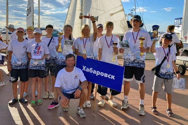 Юный яхтсмены - победители в Первенстве ДФО