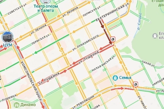 Аварии случились на двух соседних перекрёстках.