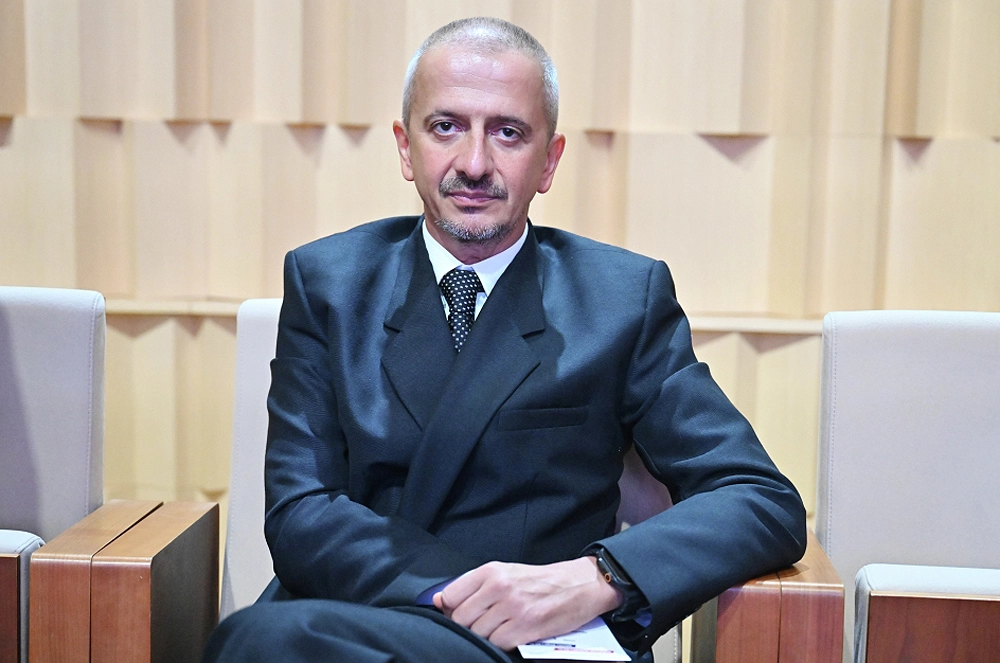 Константин Богомолов.