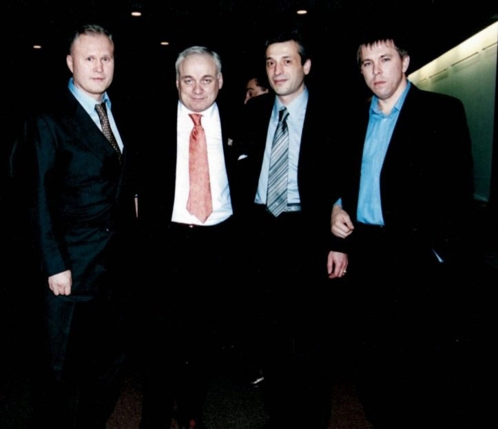 Беслан Джонуа второй слева/