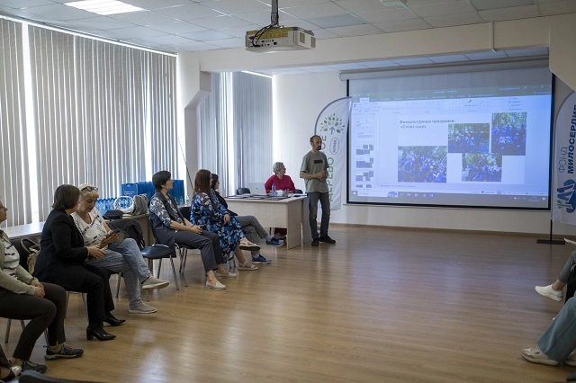 На ВИЗ-Стали вручили гранты победителям программы «Стальное дерево»