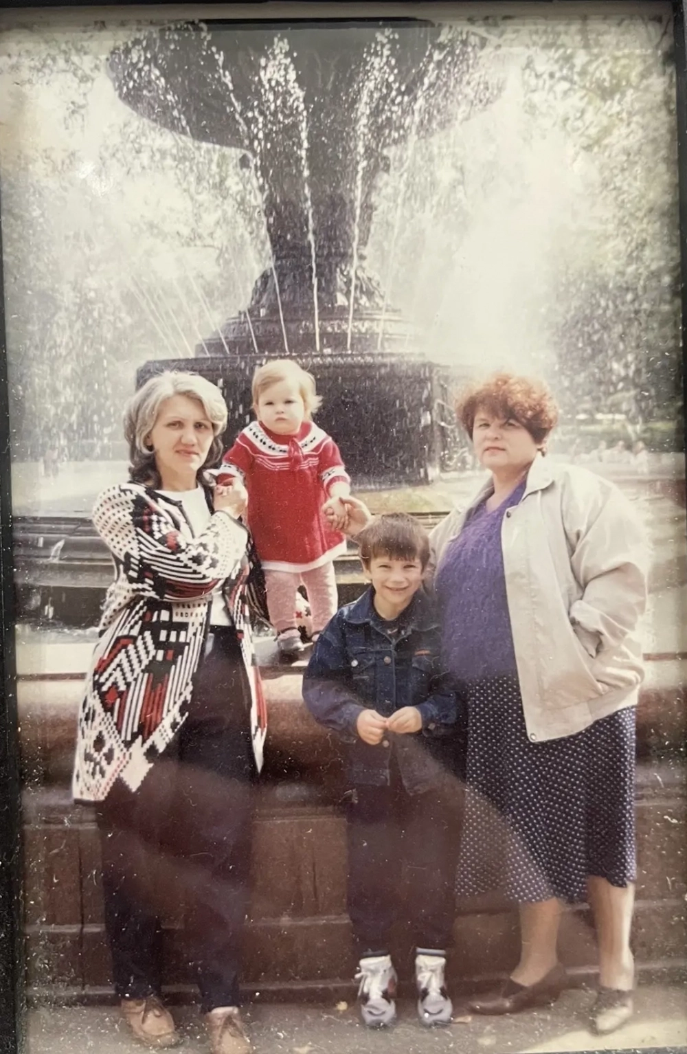 Сначала девочка была слабенькой, но после того, как оказалась дома, будто расцвела. 