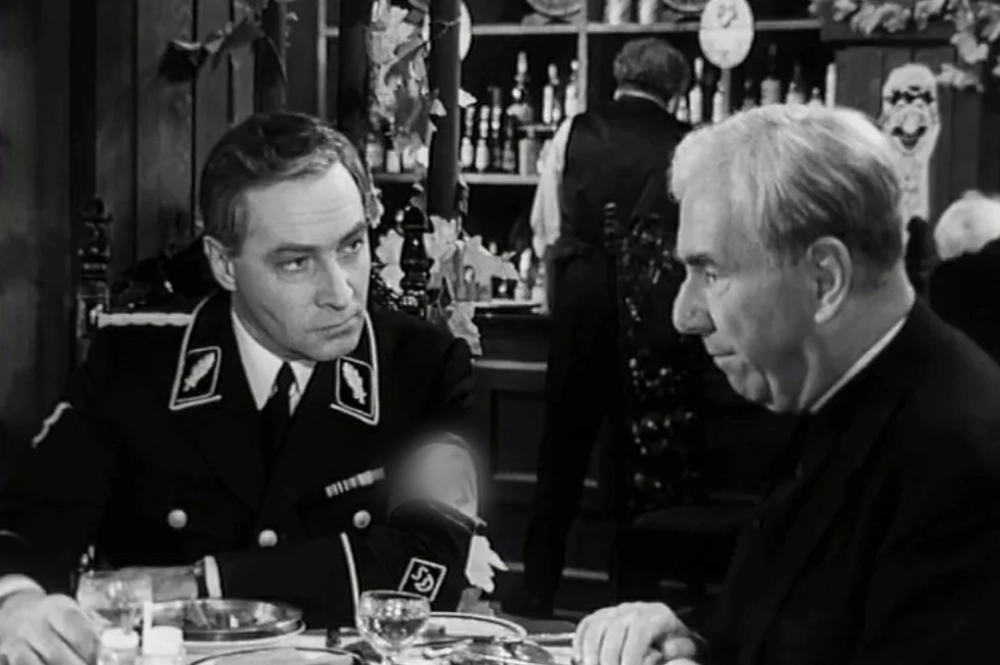 Эпизод со Штирлицем.