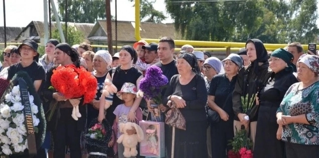 С девочкой простились в селе, где проживают ее родственники.
