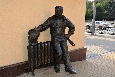 Памятник сантехнику.